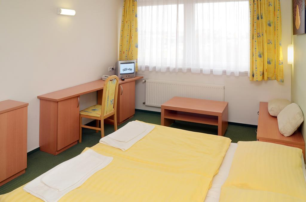 Hotel Imos