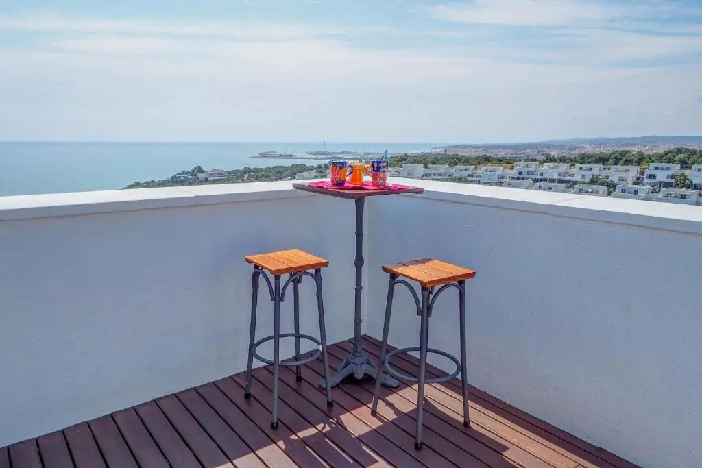 Elora Penthouse with Sea Views by Hello Homes Sitges