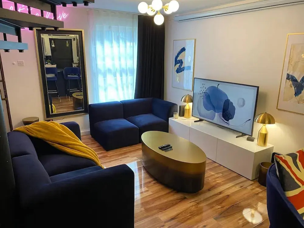 Stunning 2 bed Apartment, in the Heart of Exeter