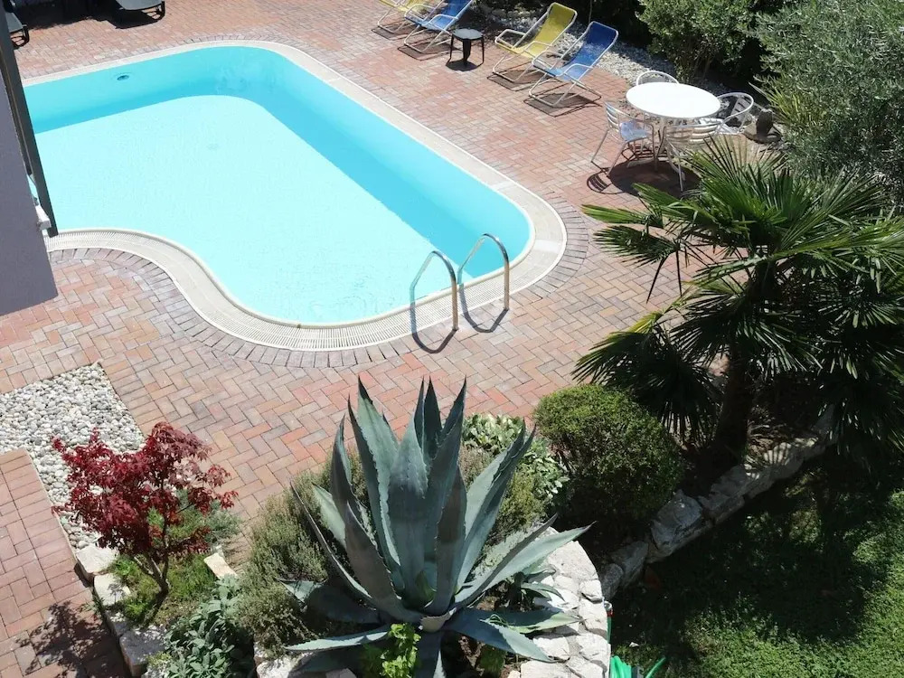 Holiday Apartment near Lake, Shared Swimming Pool