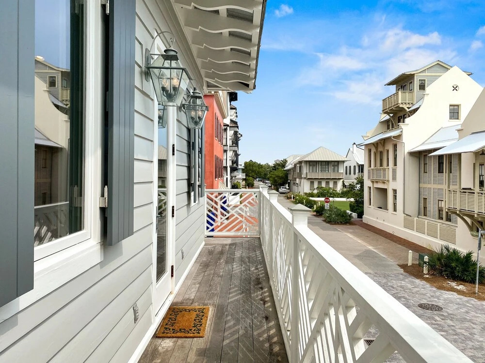 The At Rosemary Carriage House 1 Bedroom Villa by Redawning