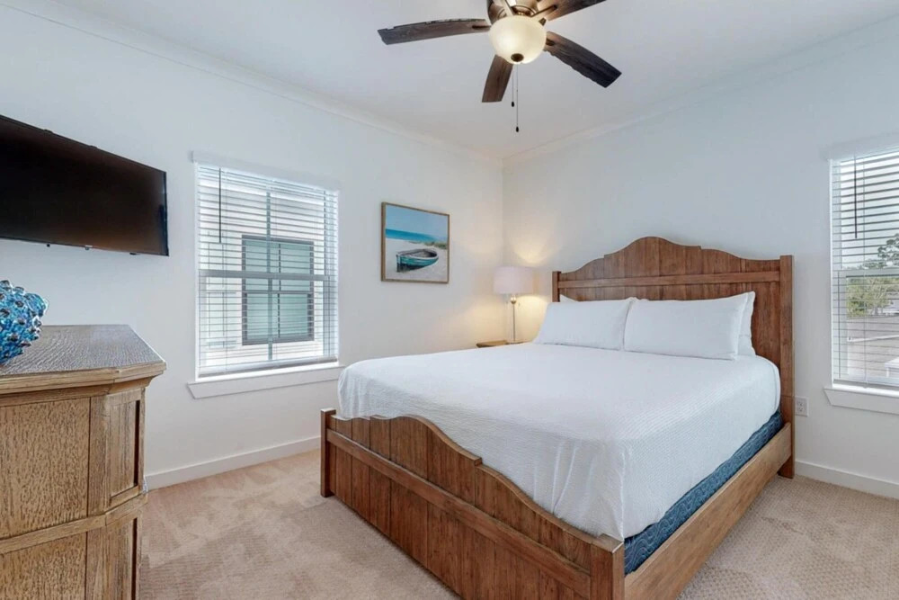 Peek-A-Bay by Gold Star Vacation Rentals