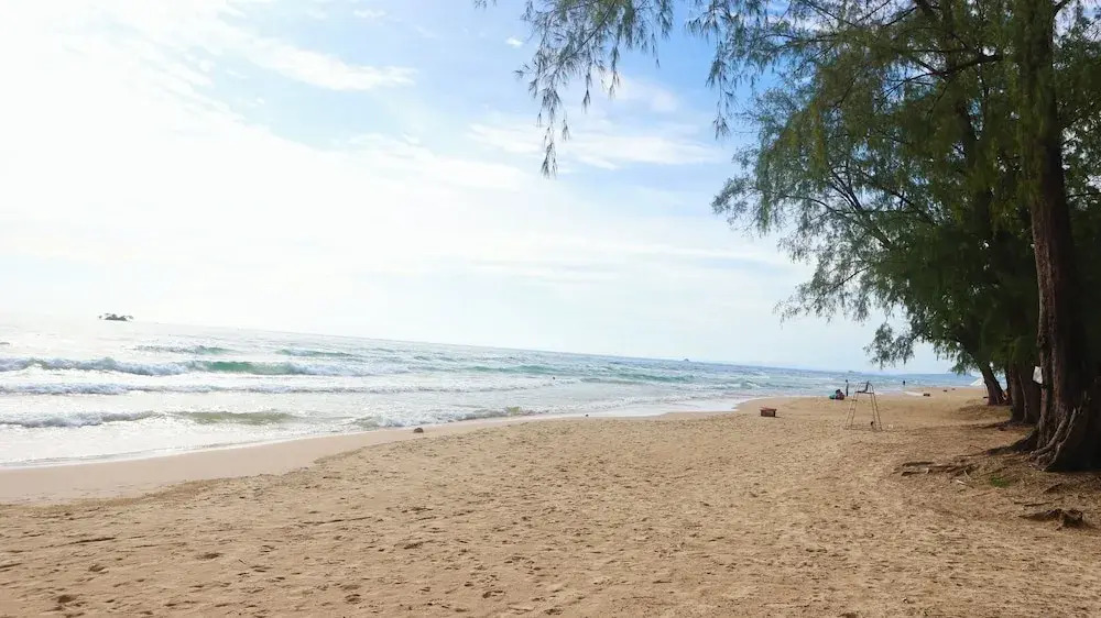 Blue Waves Grand World Phu Quoc Hotel