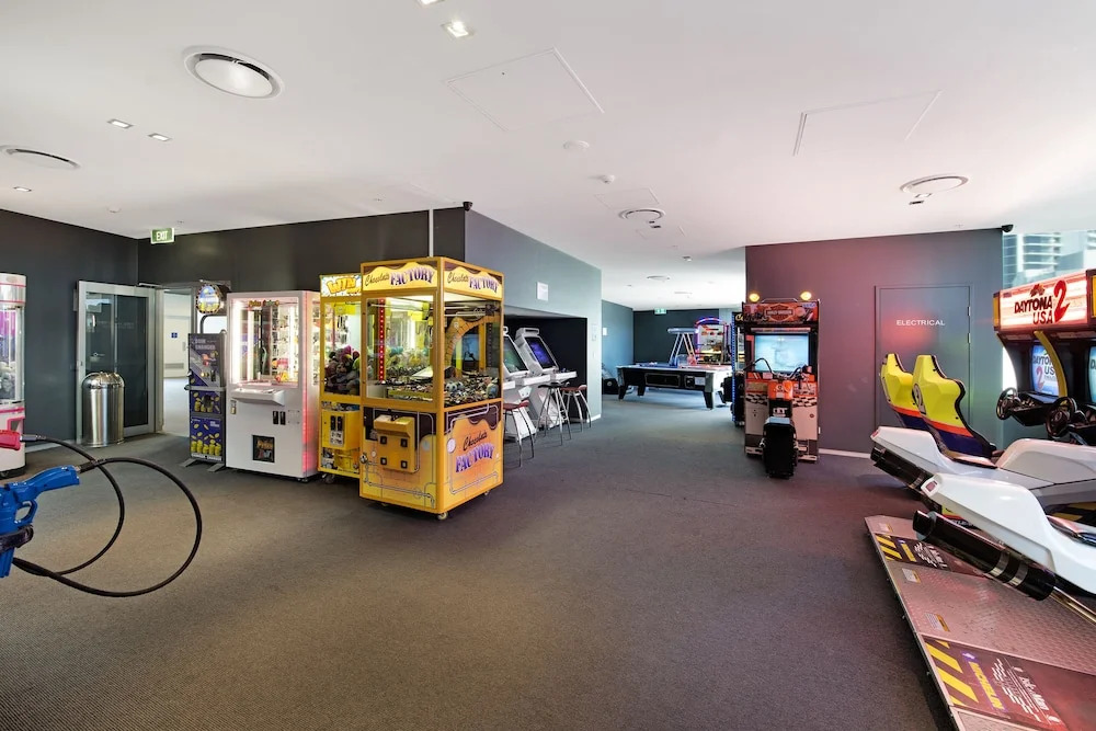 Circle on Cavill - Private Apartments - Apartment Stay