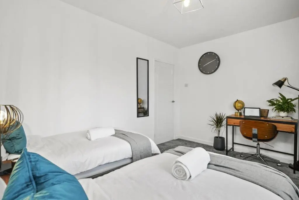Stunning 2-bedroom house with free parking & WiFi