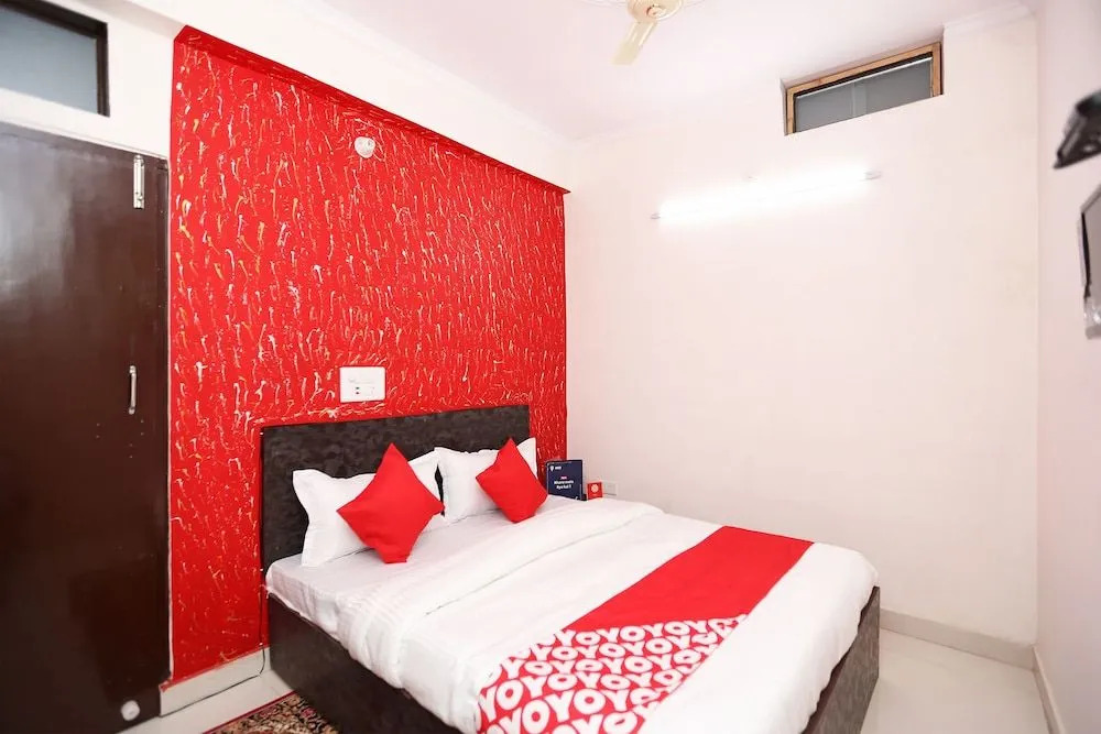 OYO Flagship 19894 Hotel Ayan Guest House