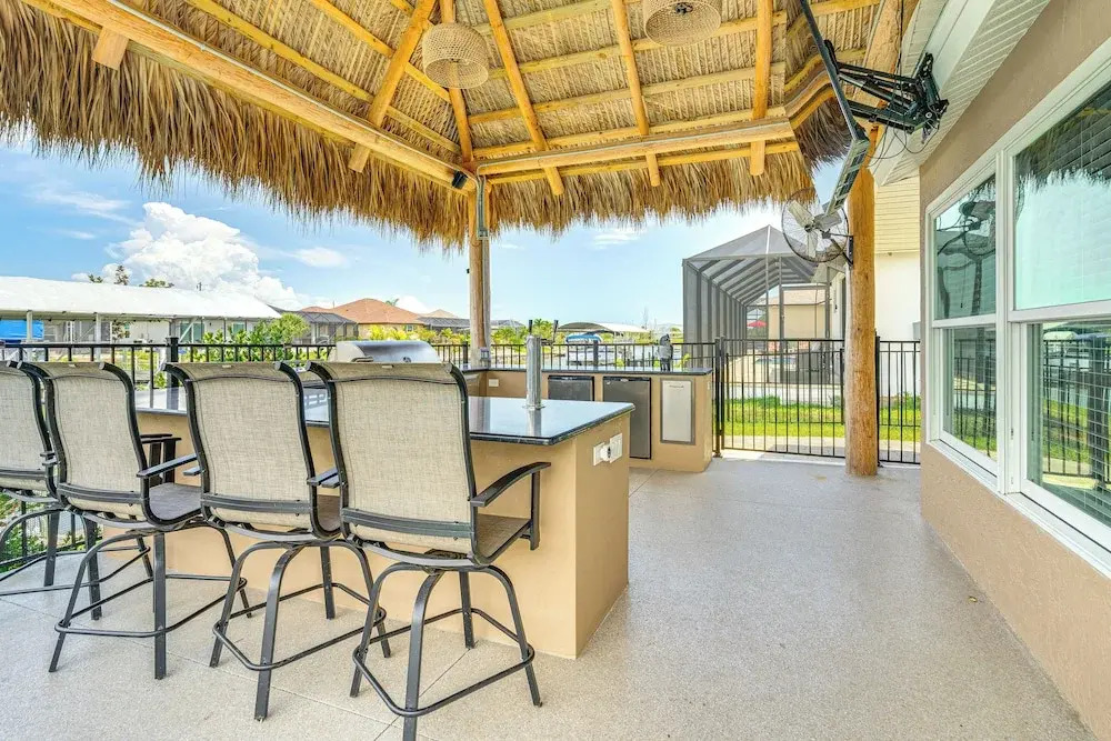 Heated Saltwater Pool & Dock: Port Charlotte Home