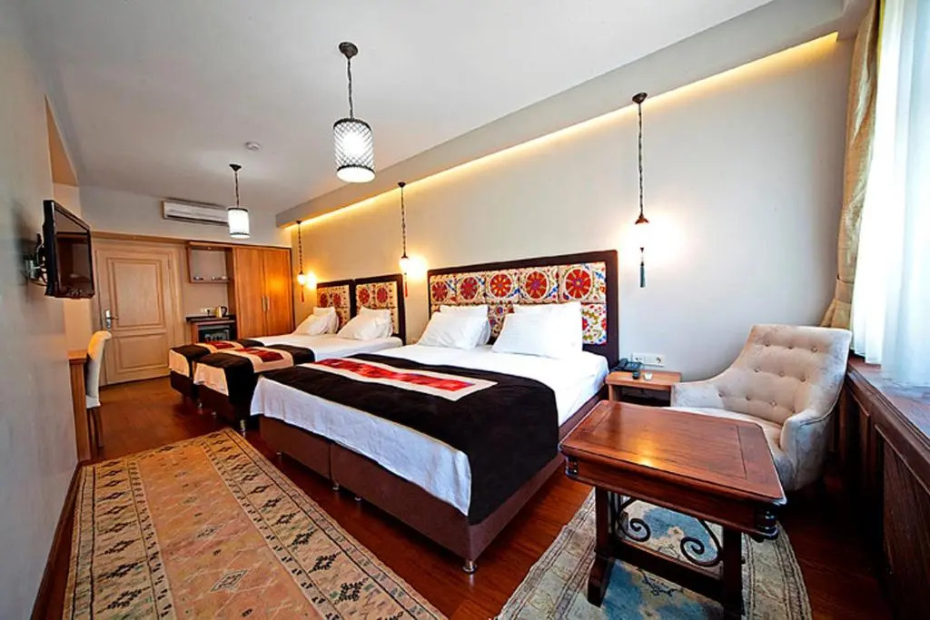 Azade Premier Hotel