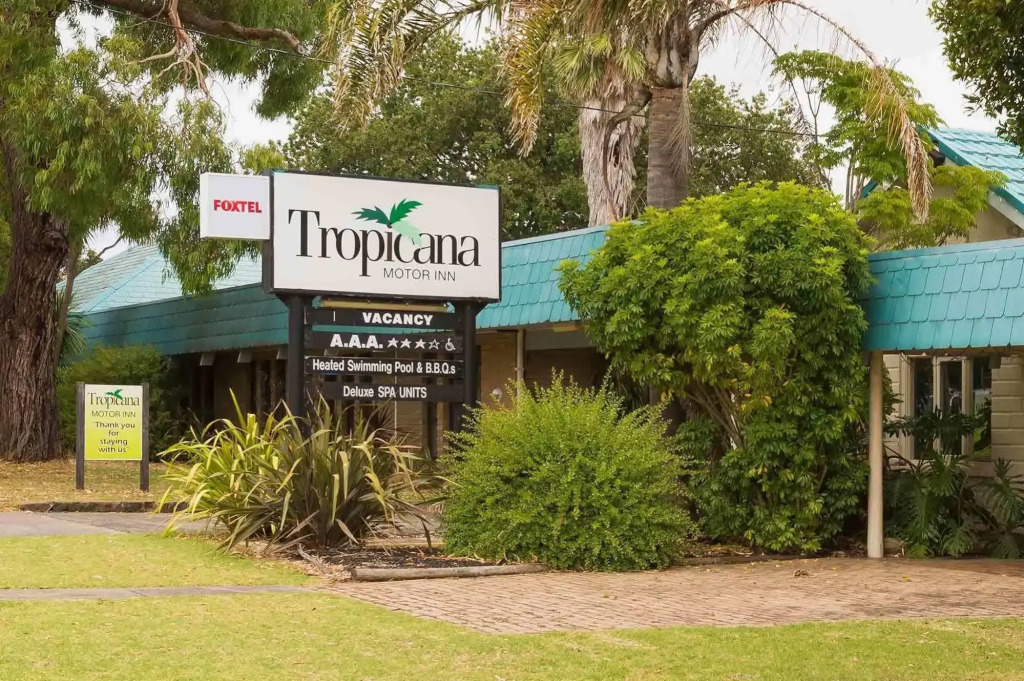 Tropicana Motor Inn