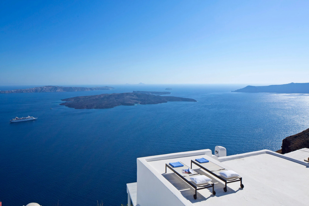 Villa Gaia, 3 bedroom villa with amazing views at Imerovigli