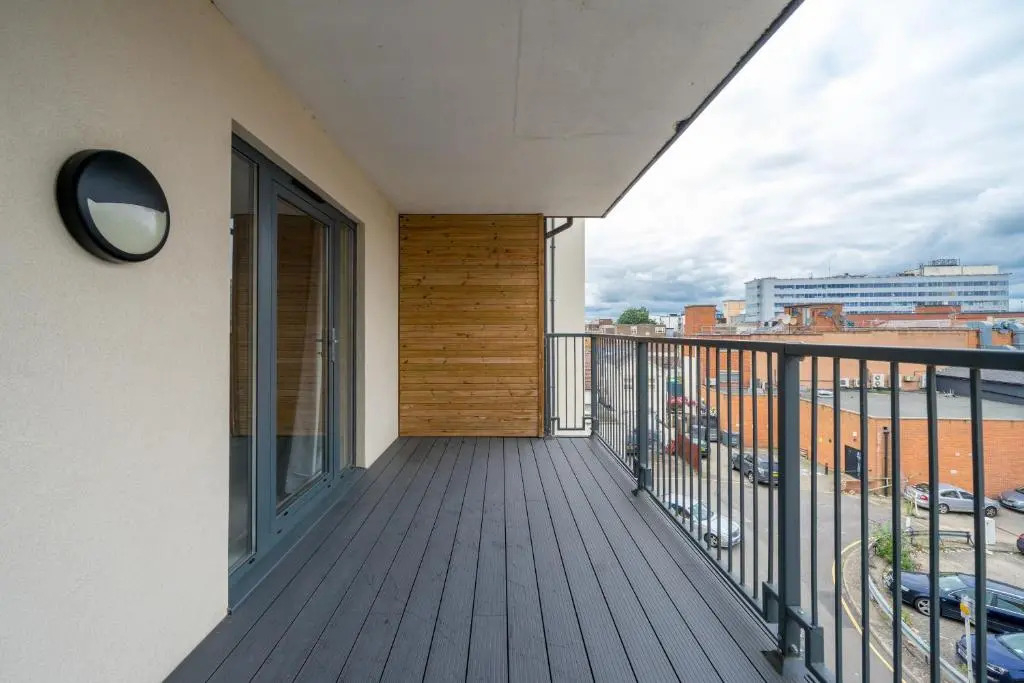 **New** Divine Apartments Slough High Street 2 bed