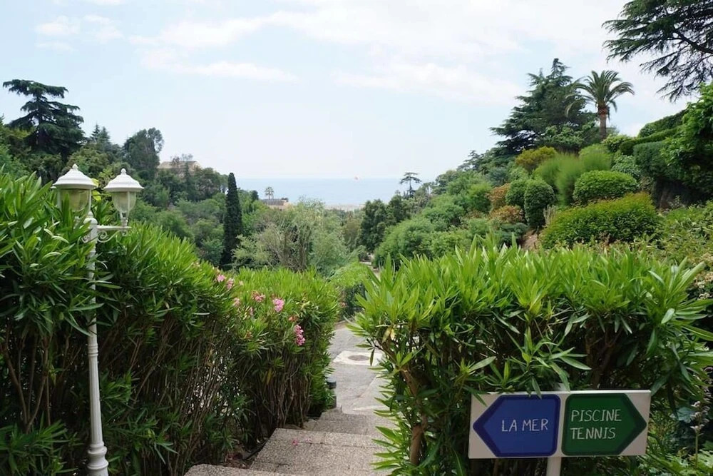 Apartment in Cannes w sea View, Nice Pool & Tennis