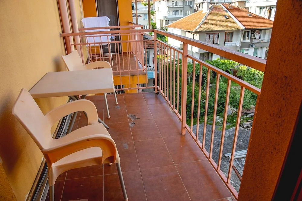 FM Premium 2-BDR Apartment - Top Centre