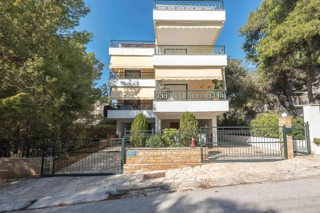 Saronis seaview 2bdr residence 500m from the beach