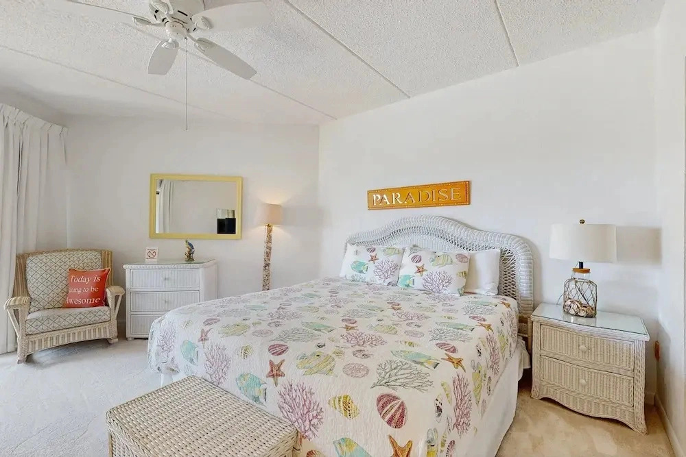 Oceanview Condo With Beach Access, Pool, Tennis Courts and Private Patio