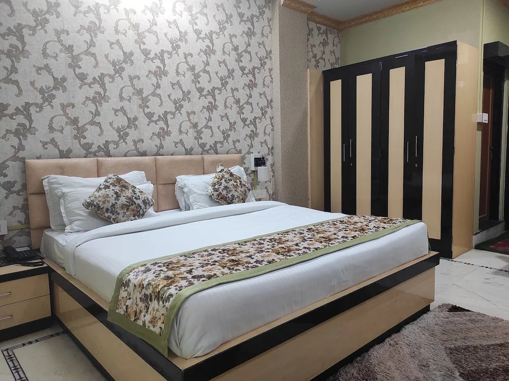 Hotel Rising Sun