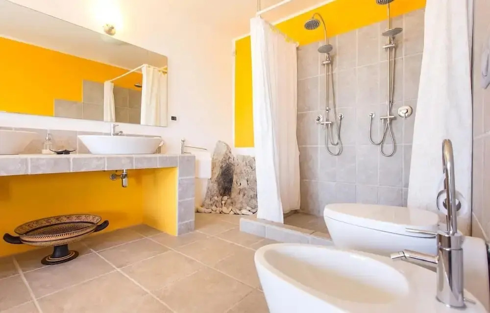 Nice Home in Brsec With Wifi, Private Swimming Pool and 4 Bedrooms