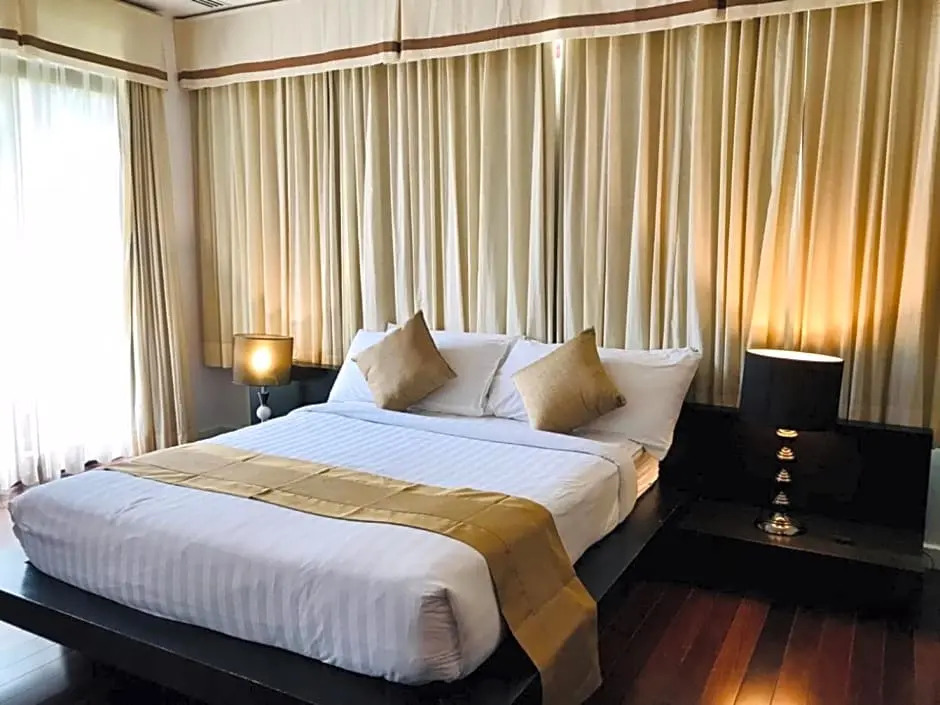 Amatapura Beachfront Villa 14, SHA Certified