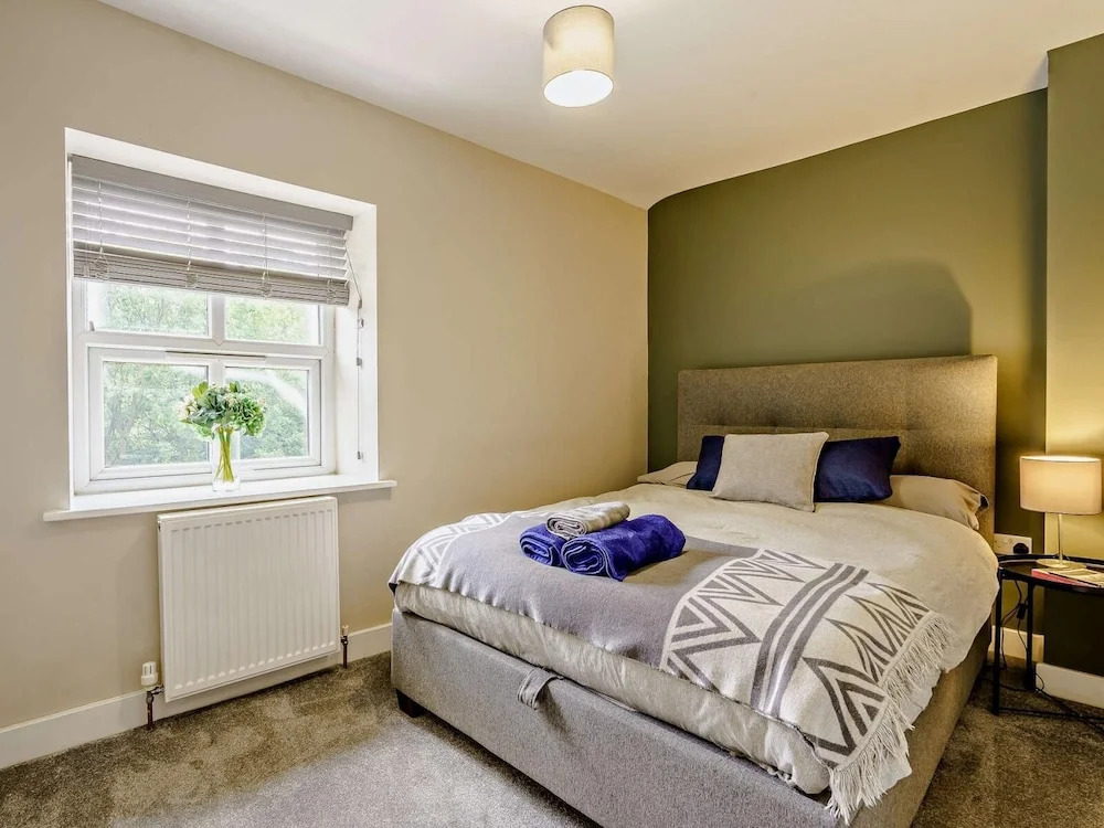 Pule Hill Ideally Located in the Centre of Marsden