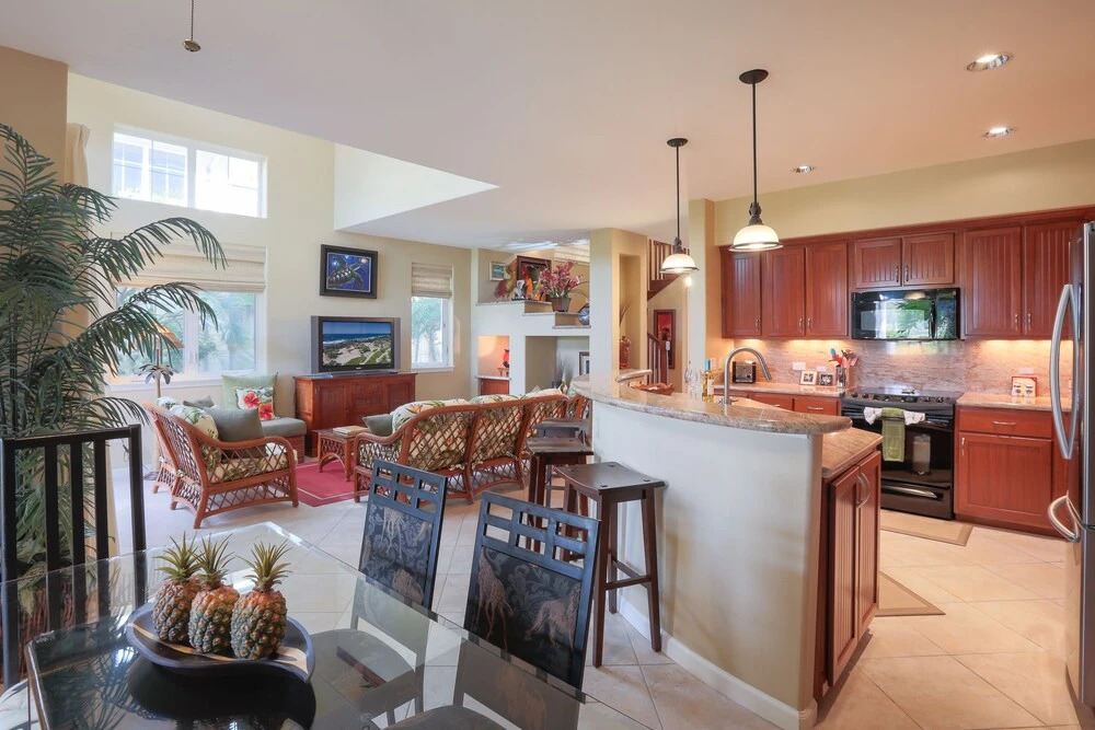 Leilani 3 Bedrooms 3 Bathrooms Condo