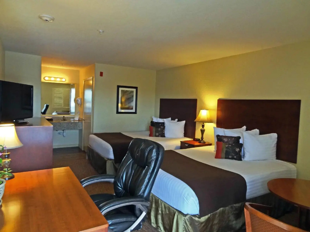 Kenedy Inn and Suites