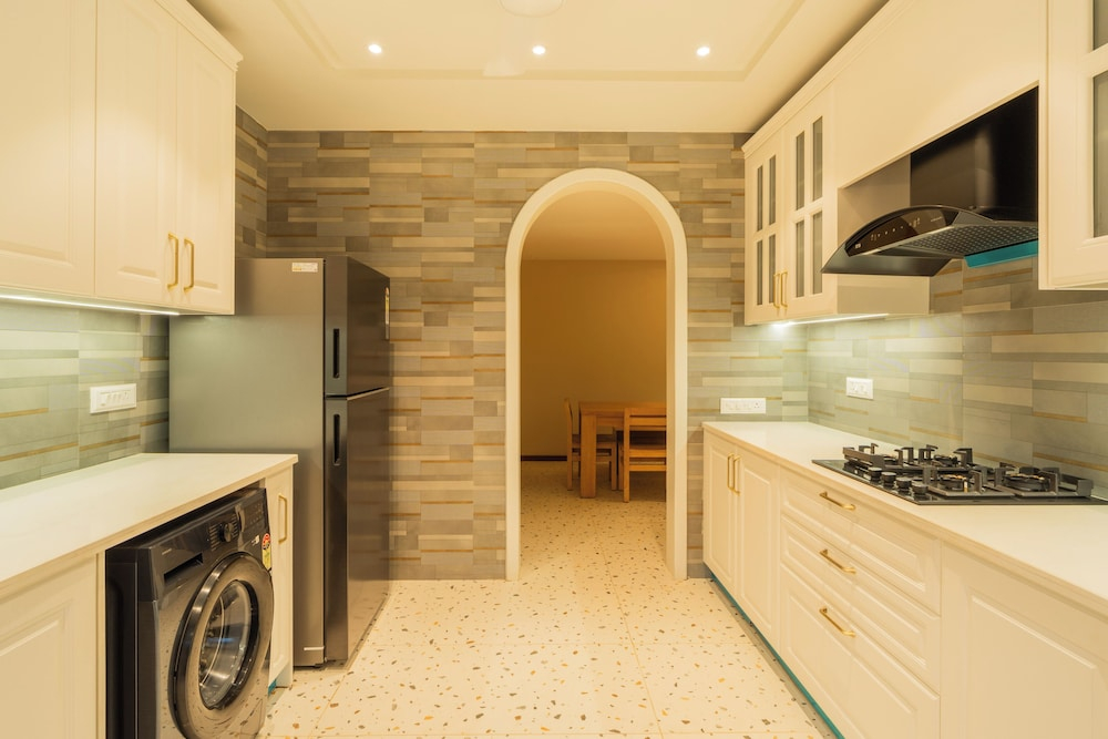 Elivaas Solace AquaVista 5BHK Villa