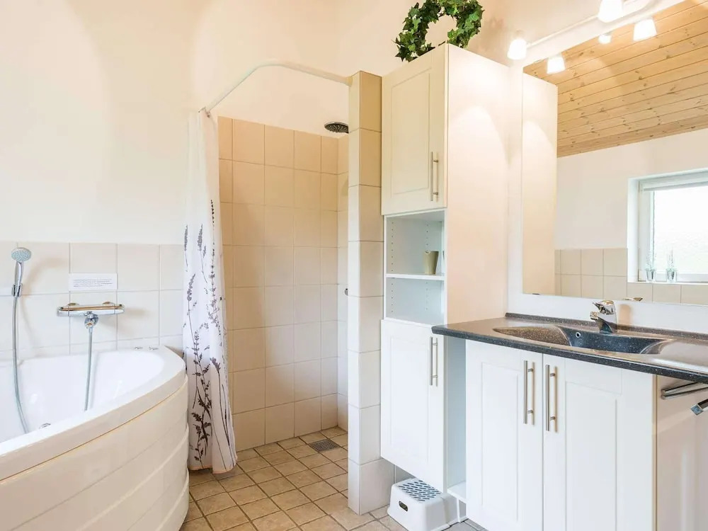 5 Person Holiday Home in Hemmet