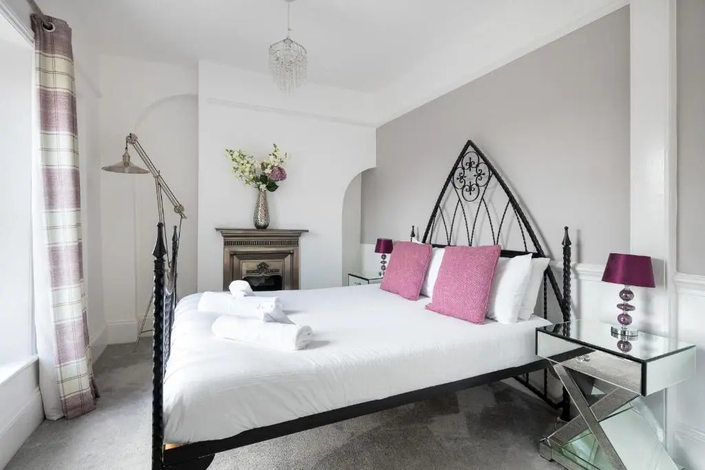 Castle Properties: The Duchess, 3 Bed Family cottage