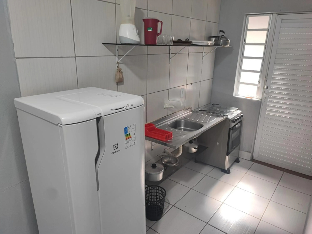 Estúdios Individual na Meia Praia ar, wifi, vaga, cozinha, tv smart - 10 x no cartão sem juros