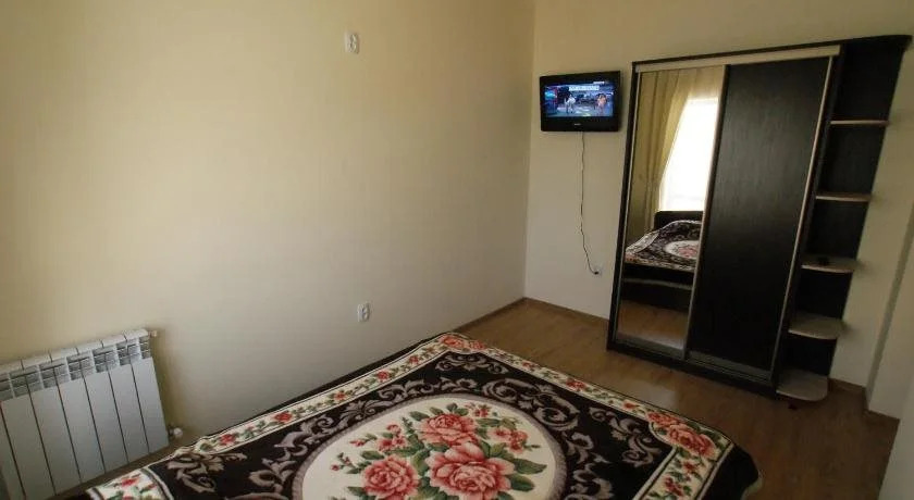 Divnyy Guest House