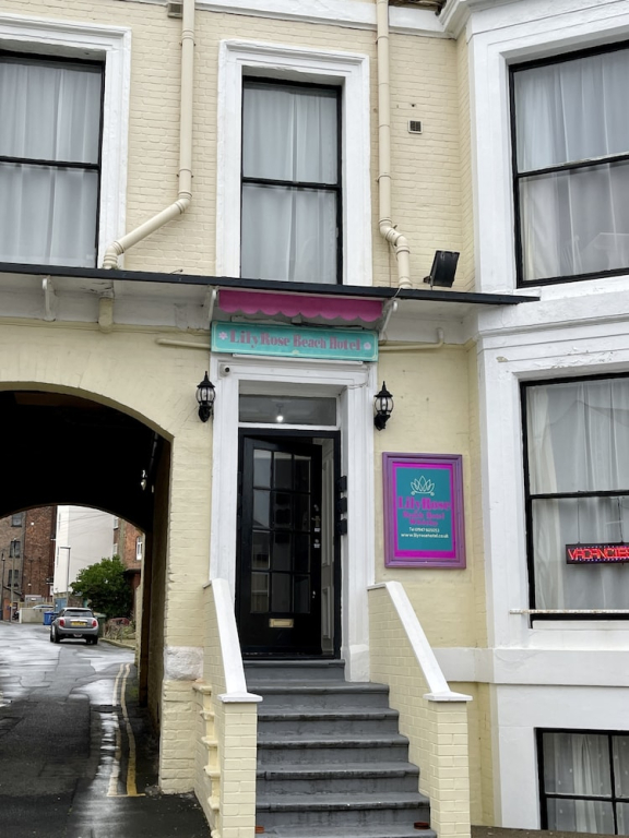 LilyRose Hotel