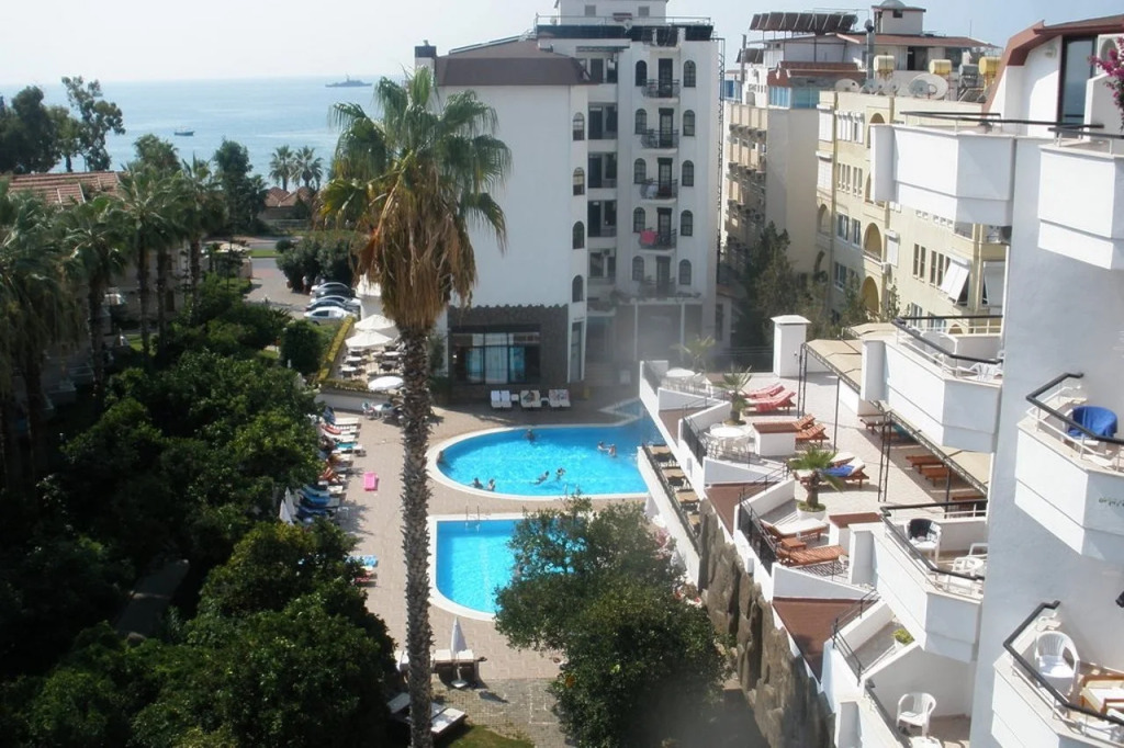 Boulevard Hotel
