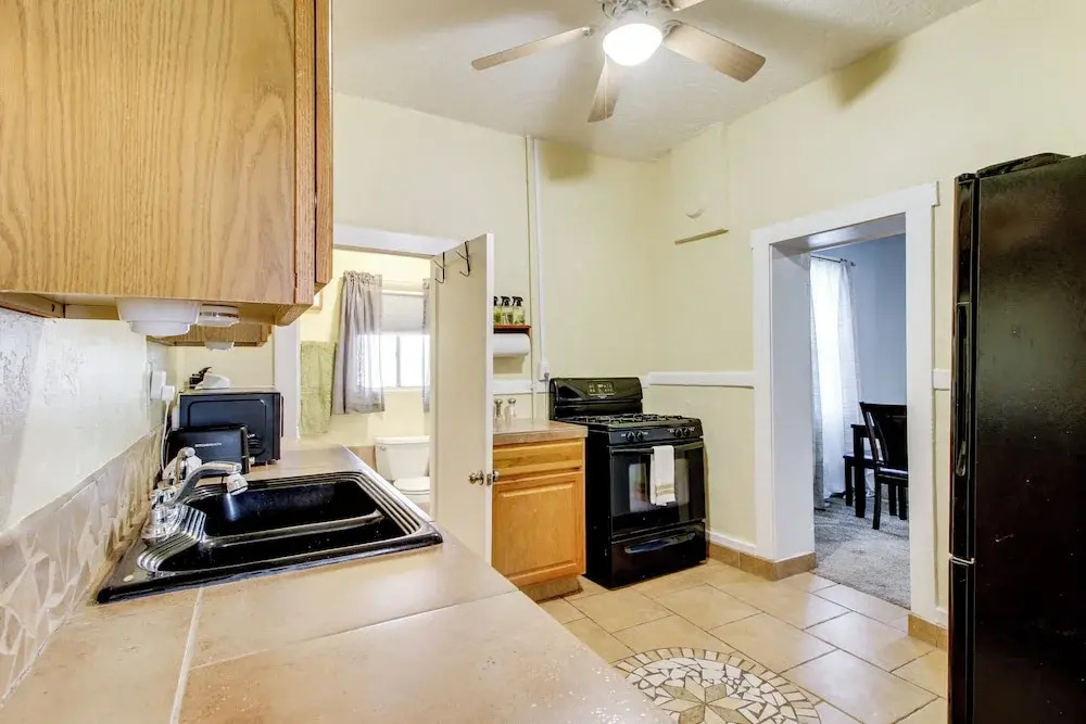 1 Mi to Old Town Albuquerque! Dog-friendly Home