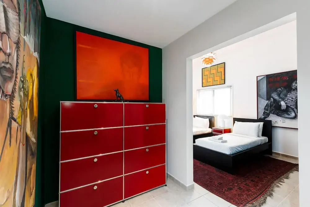 Artsy 4BR DIP Villa w Community Pool Gym