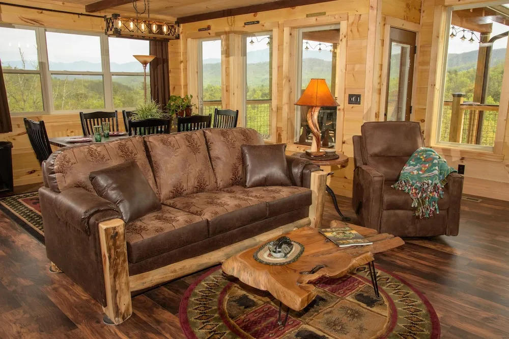 Copper Fox 3 Bedroom Cabin