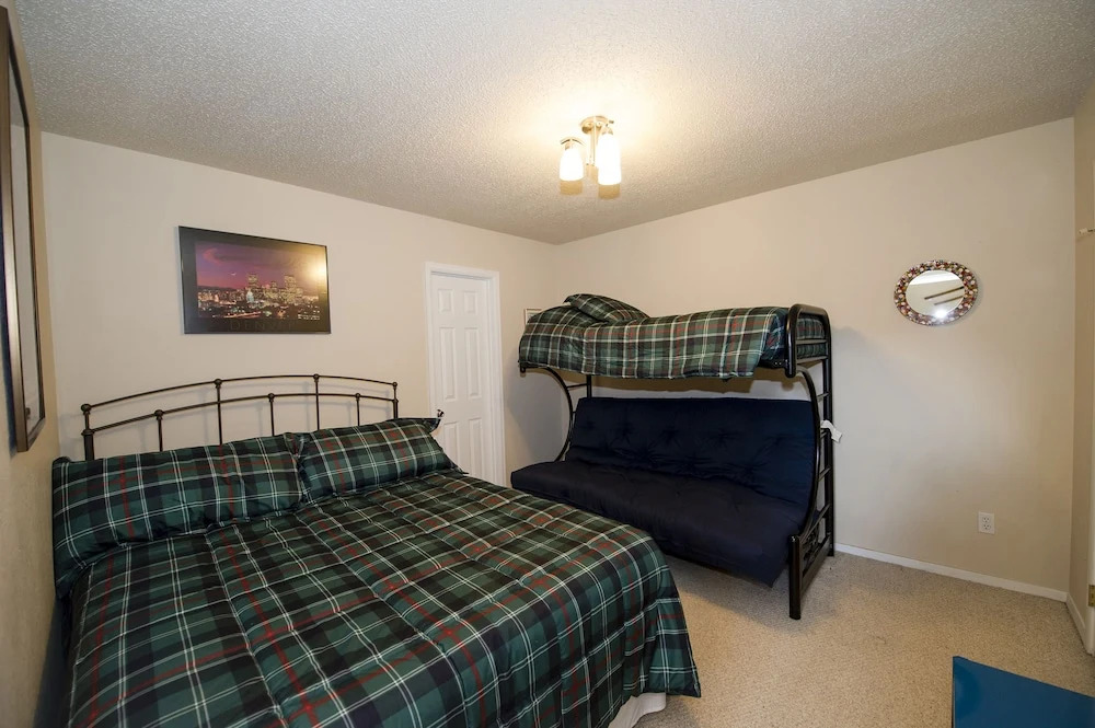 3 Bedroom Condo - Base 9