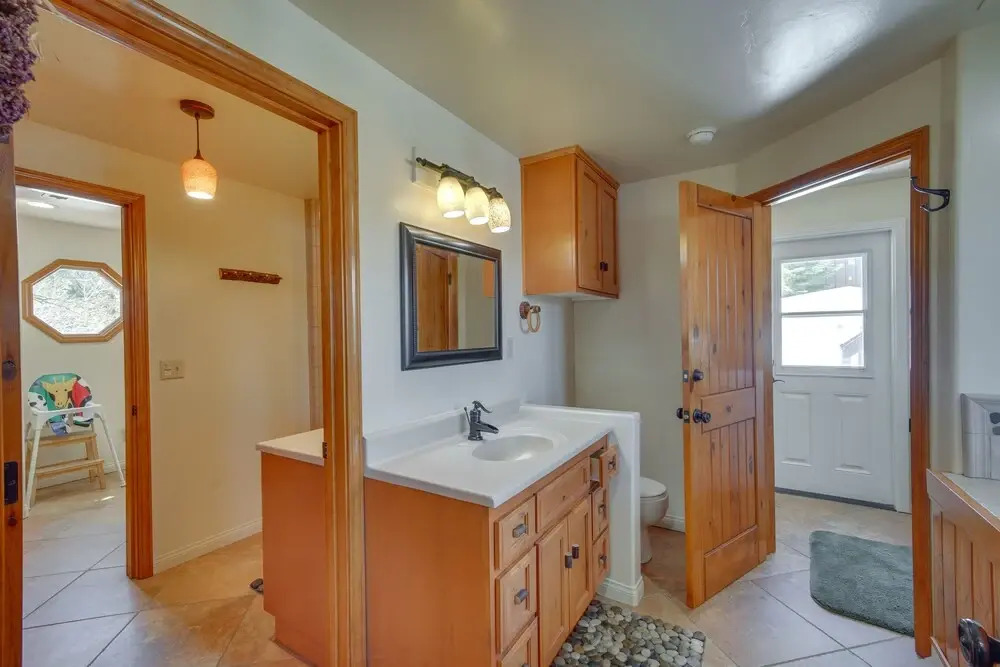Spacious Big Bear Cabin Rental - 1 Mi to Lake!