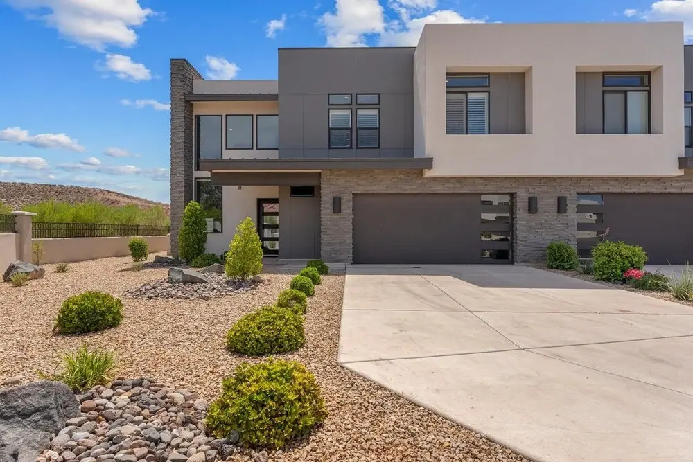 Coral Rock Vista 8 Bedroom Townhouse