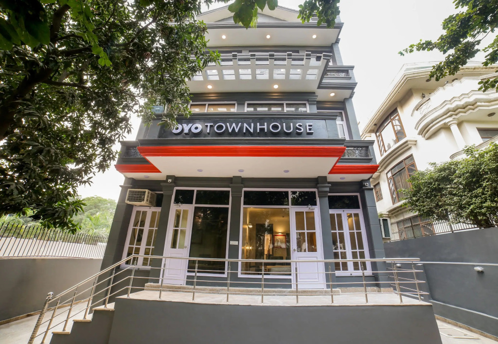 OYO 76804 OYO Townhouse 330