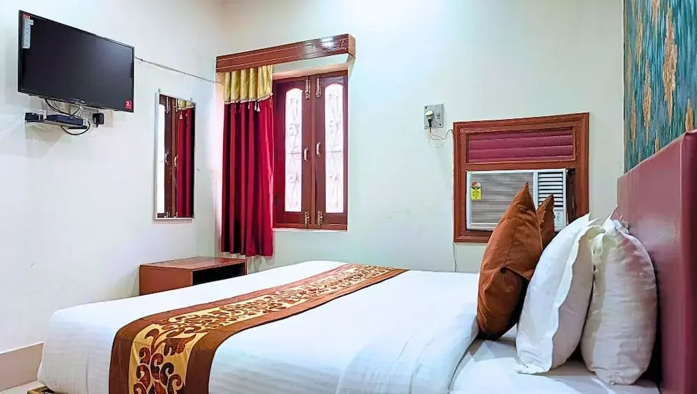 Hotel Vijay Deluxe