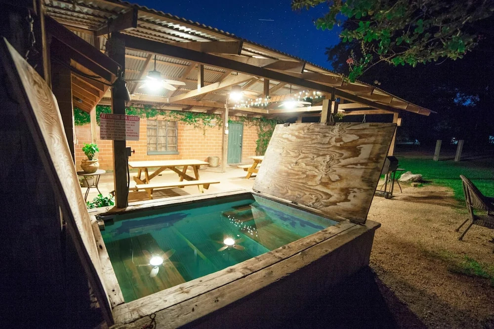 Geronimo Creek Retreat Getaway Cabin A 1 Bedroom 1 Bathroom Cabin