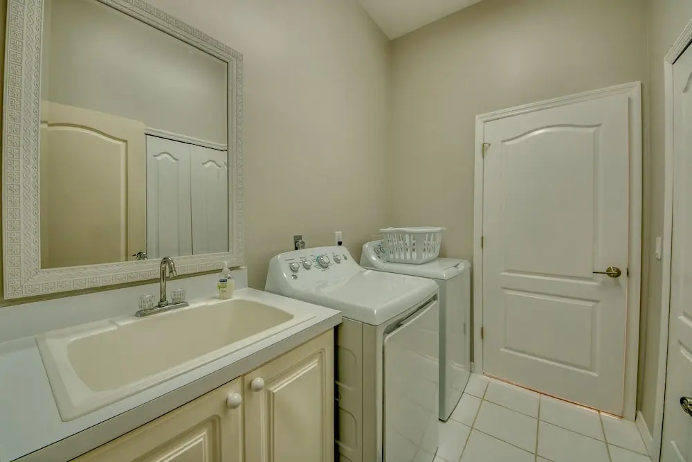 Villa Salty Shoreline, Cape Coral
