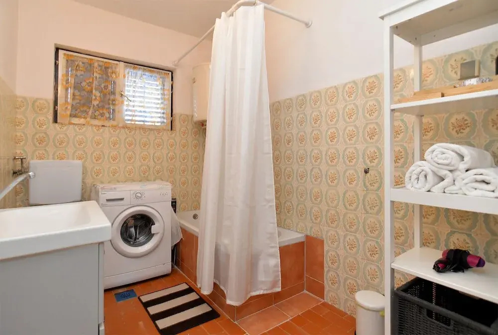 Apartment 1928