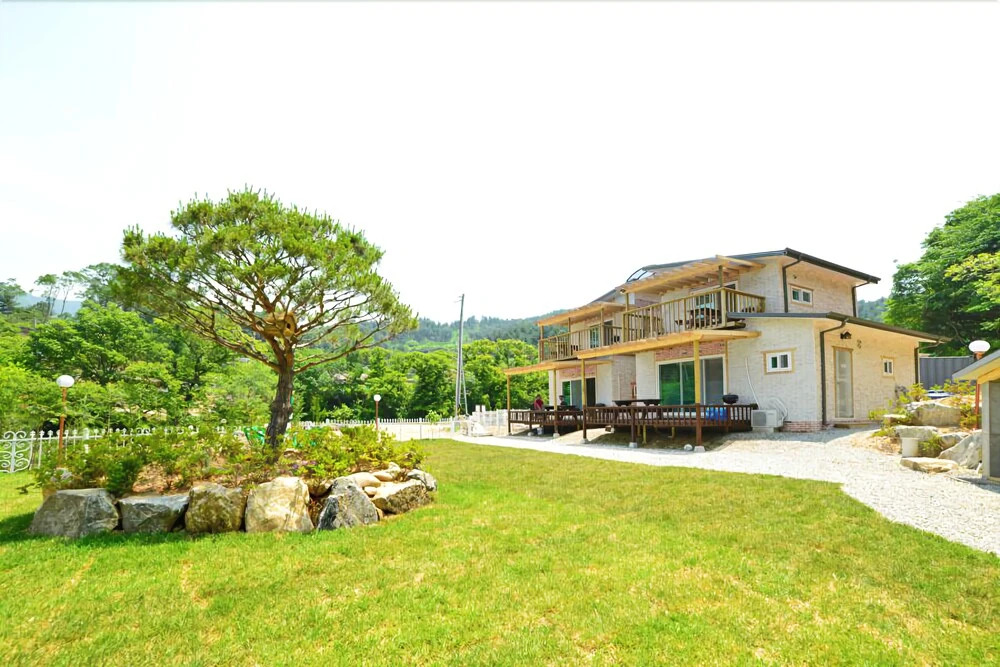 Yangpyeong Lodge House Pension (Pets Friendly)
