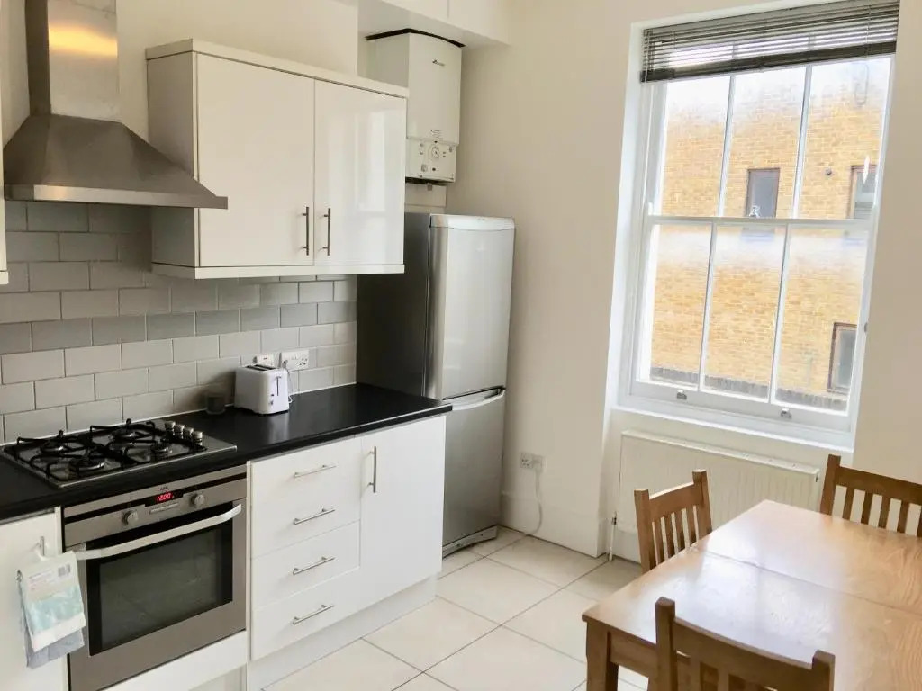 Camden Large 2 Bedroom Flat Guest House