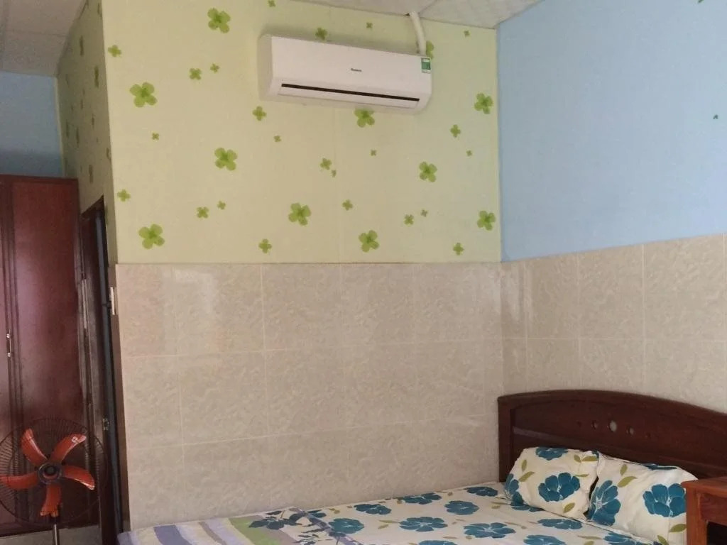 Hung Long Homestay