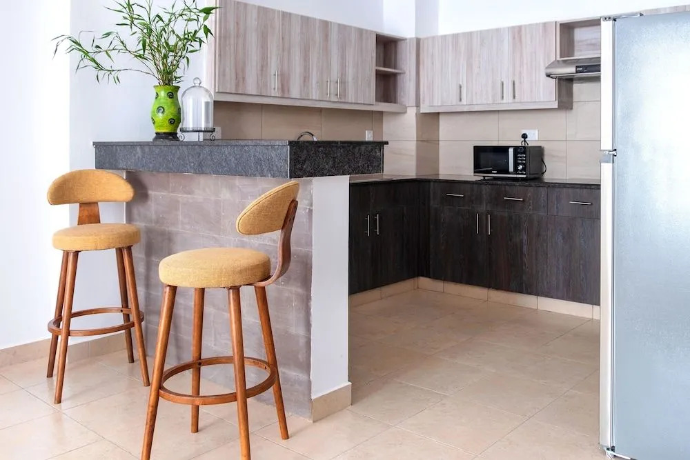 LAziz Suites - Near Aga Khan Hospital