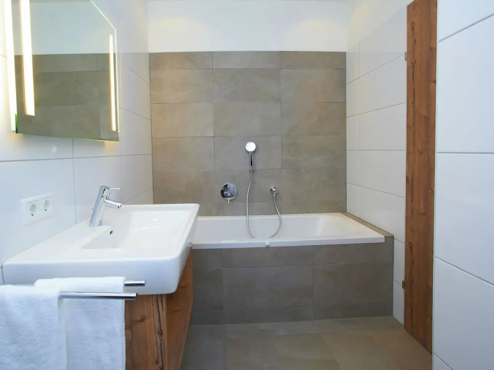 Penthouse Apartment Near Lake in Zell Em See