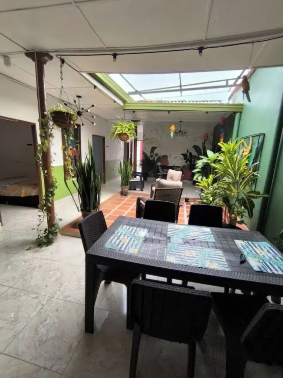 Olivas House Hostal