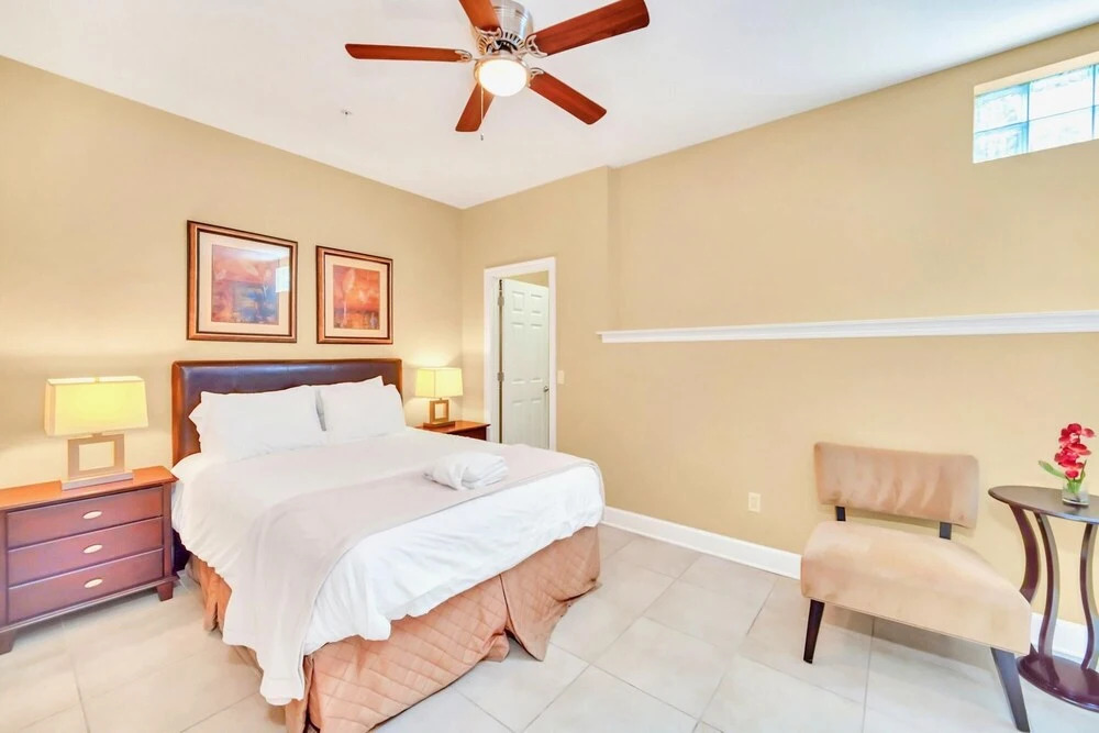 Near Disney - 4BR Townhome - Resort Pool Access